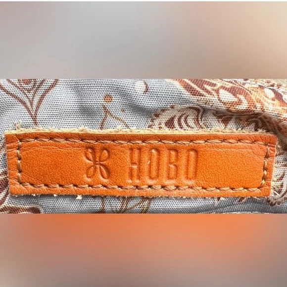 Hobo Bridge Convertable Leather Backpack/Messenger Bag - Picture 14 of 15